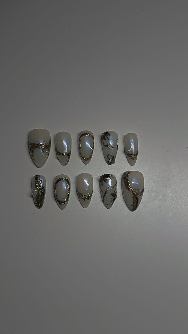 Press on fleurs dorés chrome