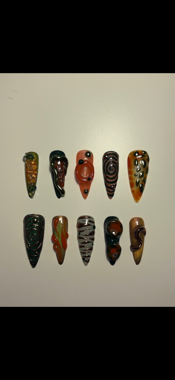 Press on sur mesure nail art orange vert 3d, blooming et chrome
